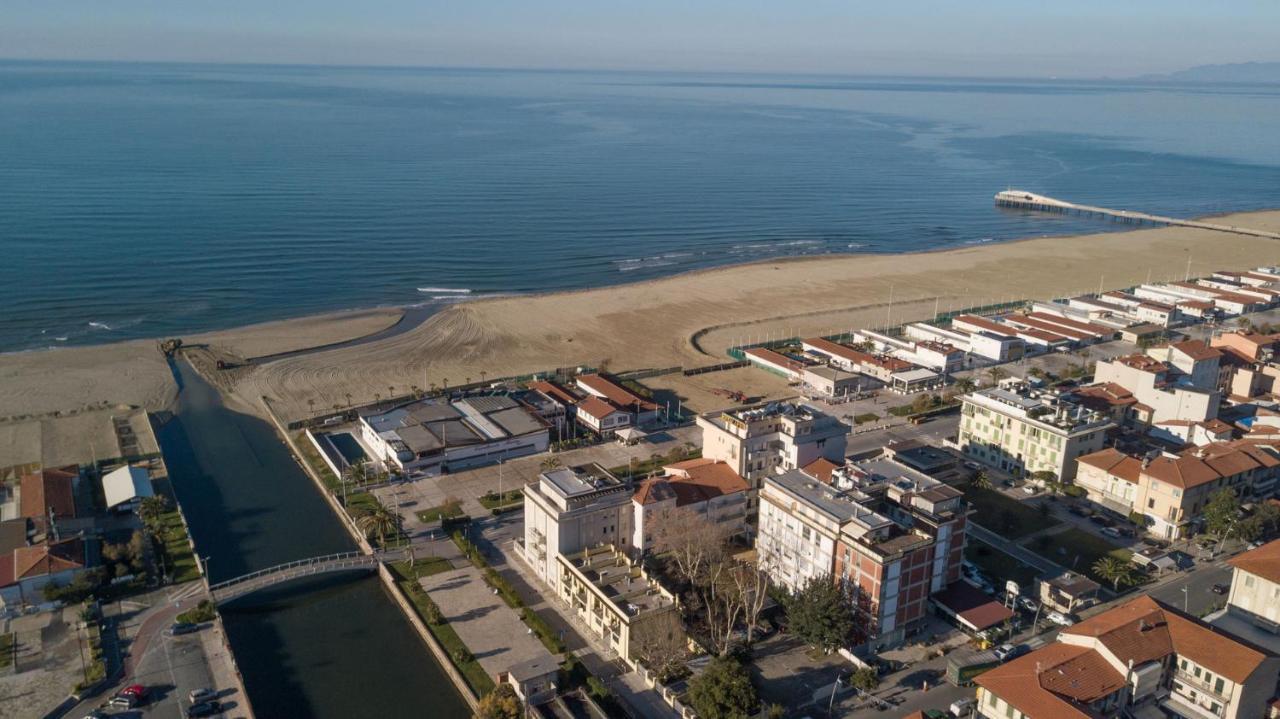 "Libeccio Apartment" Con Garage Privato Lido di Camaiore Luaran gambar